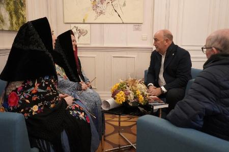 Imagen El presidente de la Diputación recibe a las alcaldesas de Zamarramala en el Palacio Provincial